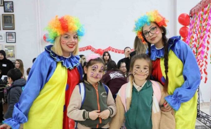 Minikler için üniversitede şenlik