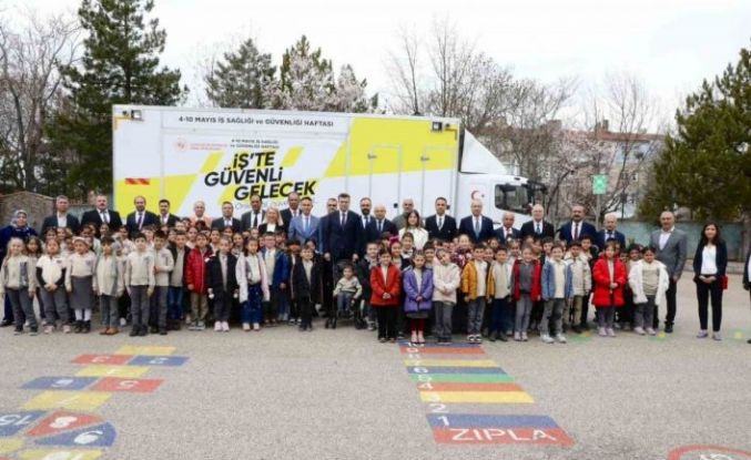 Miniklere ’Güvenli Gelecek’ eğitimi