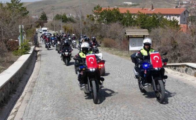 Motosiklet tutkunları Çamlık Milli Parkı’nda buluştu