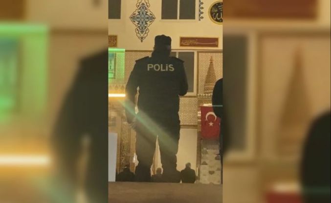 Namaza giden ilçe emniyet müdürü müezzinlik yaptı