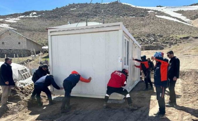 Patnos’ta deprem sonrası barınma ihtiyacı karşılandı