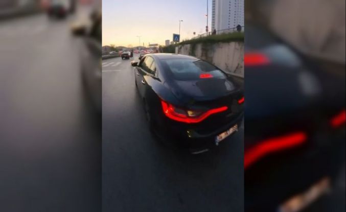 Pendik’te tehlikeli anlar: Yaya geçidinde yavaşlamayan sürücüye ceza yağdı