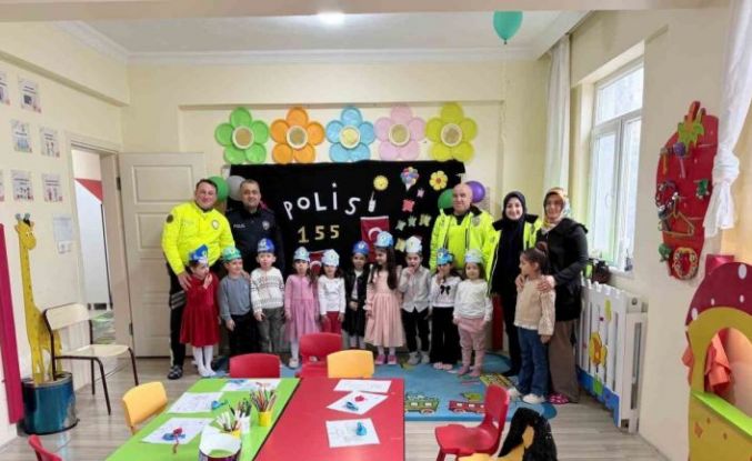 Polis Haftası’nı öğrencilerle kutladılar
