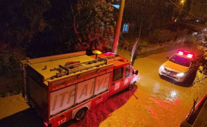 Sağanak sonrası Savrun Çayı taştı, Kadirli’de hayat durma noktasına geldi