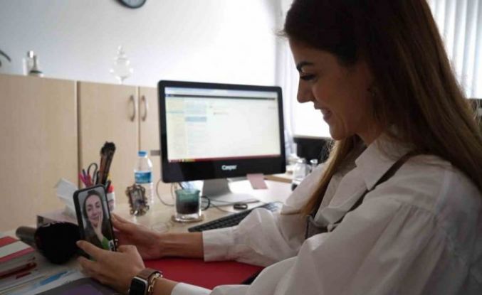 Sağlık çalışanları bu kez hayat kurtarmak için sevdiklerini aradı