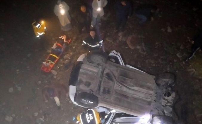 Samsun’da otomobil köprüden dere yatağına uçtu: 2 yaralı