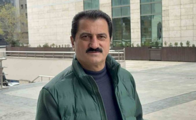 Samsunlu türkücü Tatlıses’e benzerliğiyle ilgi odağı oldu