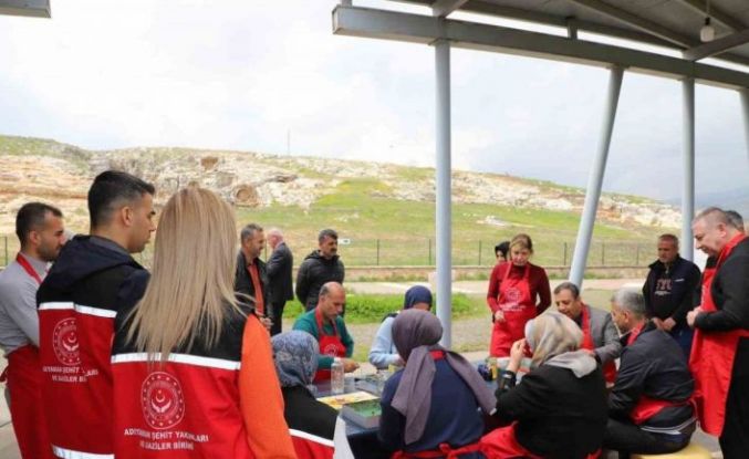 Şehit yakınları ve gaziler, Perre Antik Kenti’nde ebru sanatıyla buluştu