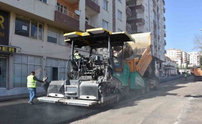 Siirt’te asfalt çalışmaları hız kesmeden devam ediyor