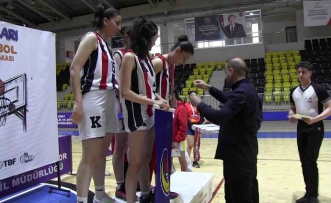 Siirt’te okul sporları 3x3 basketbol heyecanı tamamlandı
