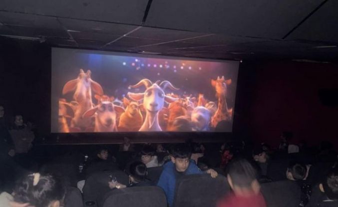 Şırnak Belediyesi’nden miniklere sinema sürprizi