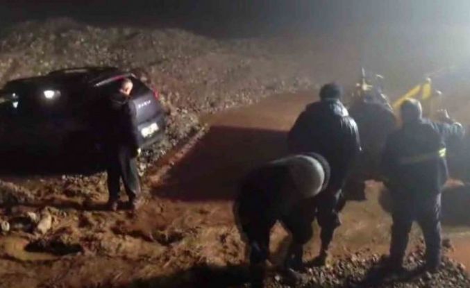 Şırnak’ta fırtına ağılı yıktı: 6 koyun telef oldu