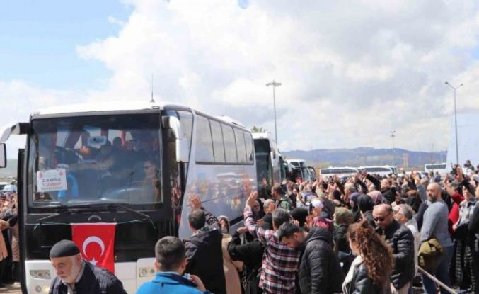 Sivas’ta 312 hacı adayı dualarla kutsal topraklara uğurlandı