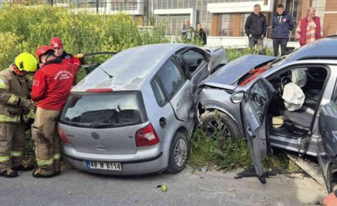 Susurluk’ta çift taraflı trafik kazası: 4 kişi yaralandı