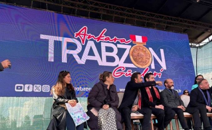 ‘Taşacak Bu Deniz’ oyuncuları Trabzon Günleri’nde hayranlarıyla buluştu