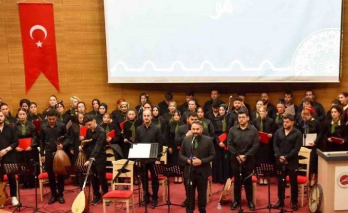 Üniversite öğrencilerinden oluşan korunun konseri büyük beğeni topladı