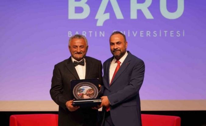 Ünlü saç stilisti üniversite öğrencileriyle buluştu