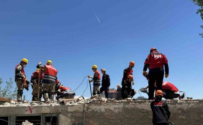 Uşak’ta gerçeği aratmayan deprem tatbikatı gerçekleştirildi