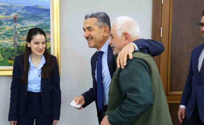 Vali Ekici hem makamda dinledi hem sahada esnafın nabzını tuttu