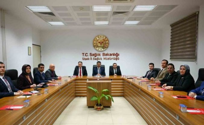 Vali Kartal, il genelinde yürütülen sağlık hizmetleri hakkında bilgi aldı.