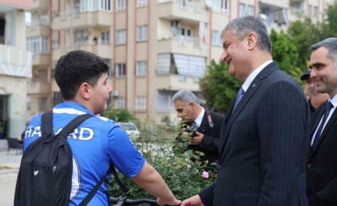 Vali Yavuz, Kozan’da vatandaşlarla bir araya geldi