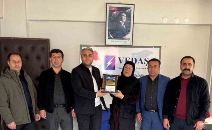 VEDAŞ ekiplerine muhtarlardan anlamlı teşekkür