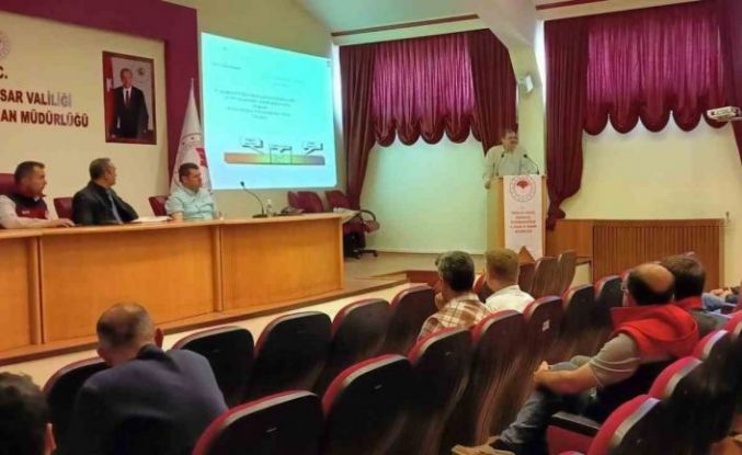 Veteriner hekimlere yönelik şap hastalığıyla mücadele toplantısı yapıldı