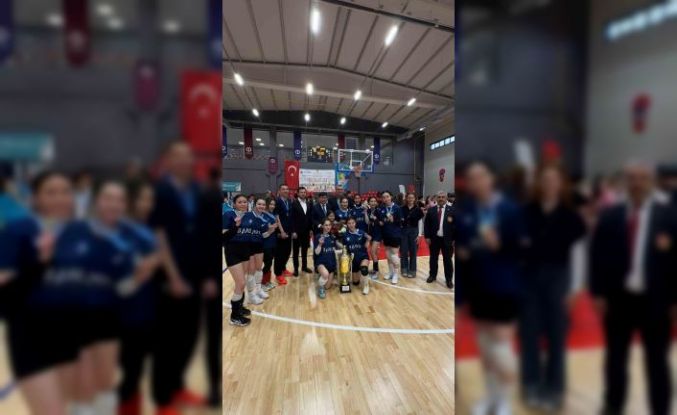 Voleybol turnuvasında Kazakistanlı öğrenciler şampiyon oldu.