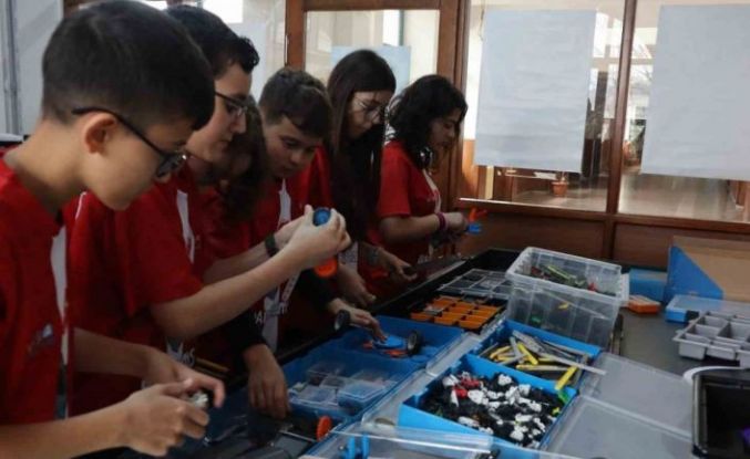 Yalovalı öğrenciler kısıtlı imkanlarla dünya devlerine meydan okuyor