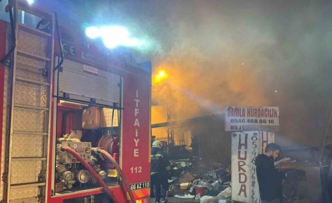 Yozgat’ta hurdacıda çıkan yangın söndürüldü