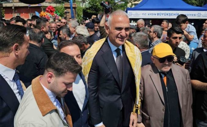 Bakan Ersoy Nazilli’de festival açılışına katıldı