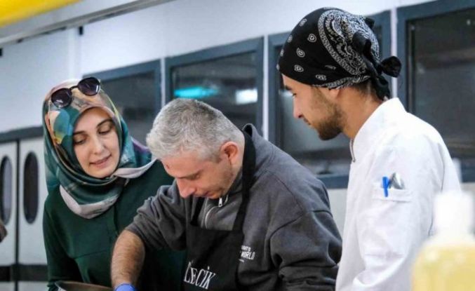 Bilecik’te özel ihtiyaçlı bireyler pasta ve tatlı yaptı