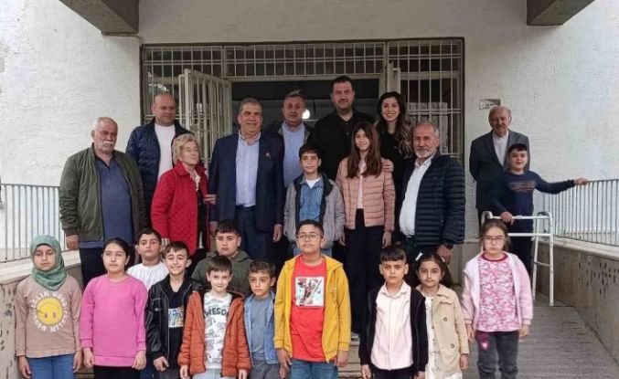 Çermikli iş adamından öğrencilere kırtasiye yardımı