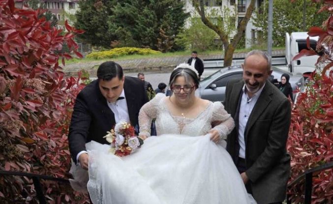 Elif’in gelinlik giyme hayali gerçek oldu