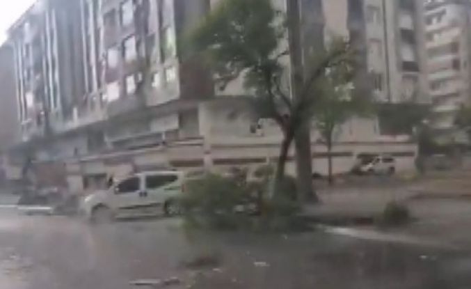 Gaziantep’te "süper hücre" fırtınası şehri talan etti