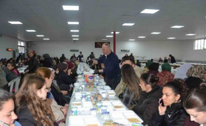 Hıdırellez şenliklerinde yüzlerce vatandaşa yemek verildi