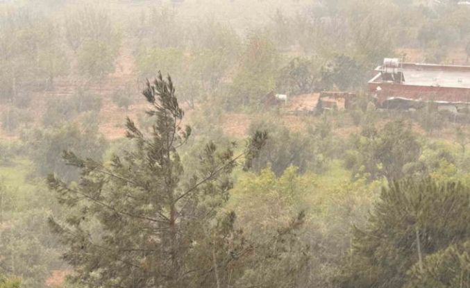 Kahramanmaraş’ta gök gürültü sağanak yagış etkili oldu