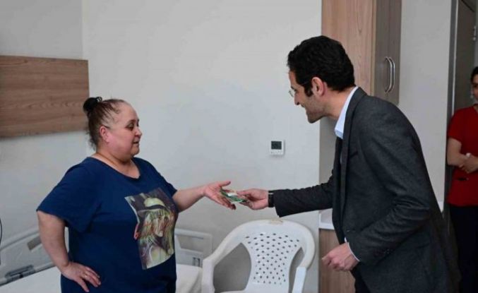 Manisa’daki hastalara mesir macunu dağıtıldı