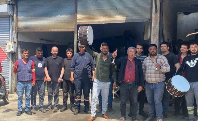 Osmaniye’de sanayi esnafından 1 Mayıs’a davul zurnalı kutlama