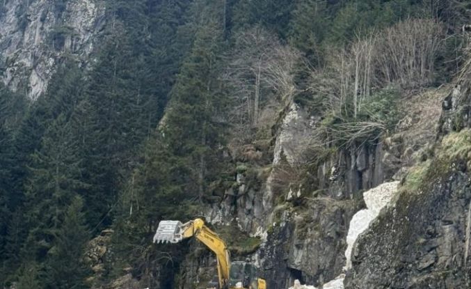 Rize’de yayla yollarında kar temizleme çalışmaları sürüyor