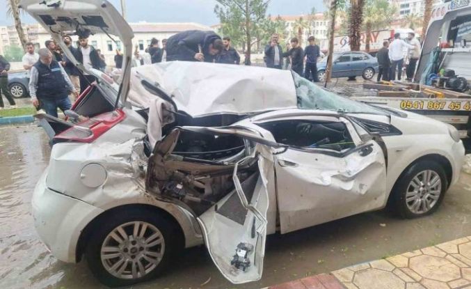 Şanlıurfa’da güneş enerjisi paneli otomobilin üzerine devrildi: 1 ölü