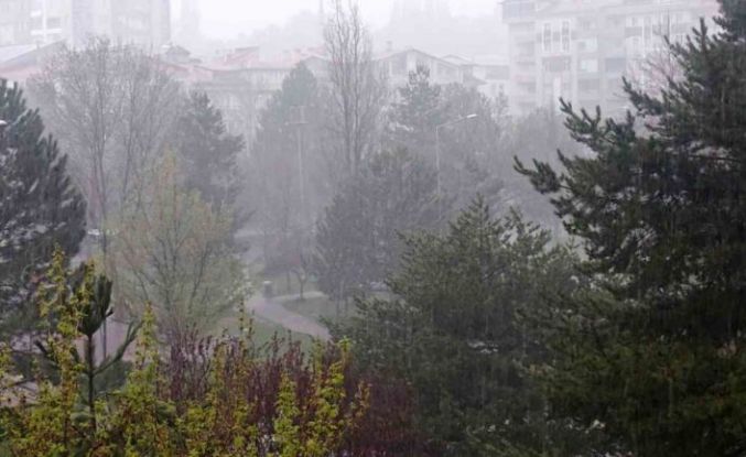 Sivas’ta gök gürültüsü ve kuvvetli yağış etkili oldu