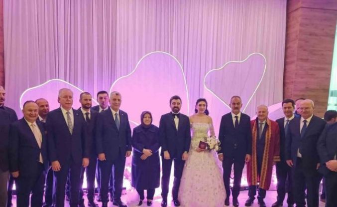 Siyaset, bürokrasi ve iş dünyası düğünde buluştu