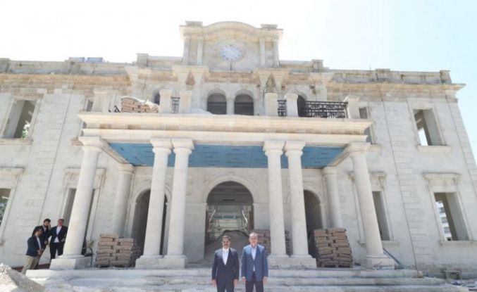 Tarihi valilik binasında restorasyon çalışmaları sürüyor