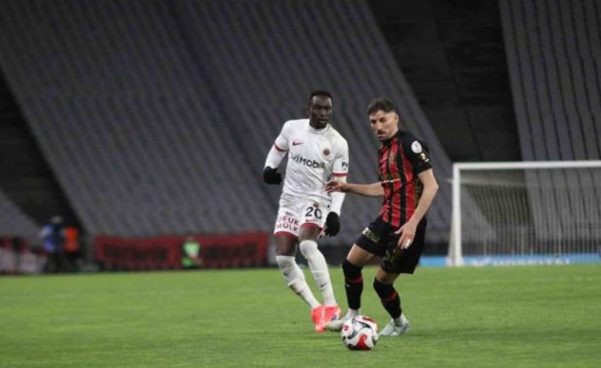 Trendyol Süper Lig: Fatih Karagümrük: 1 - Gençlerbirliği: 0 (Maç sonucu)