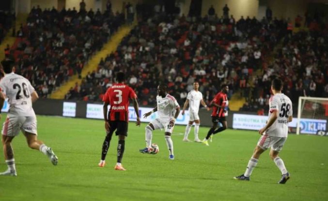 Trendyol Süper Lig: Gaziantep FK: 0 - Beşiktaş: 2 (Maç devam ediyor)