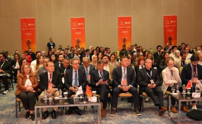 "Uluslararası Peri-implantitis 2026" sempozyumu gerçekleştirildi