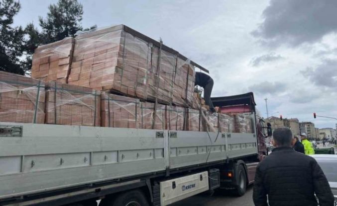 Yaralanan eşini kurtarmak isterken kendisi de yaralandı