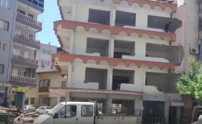 Yıkım firmasından açıklama: "Tüm tedbirlerimizi aldık, yıkım ruhsatımız mevcut"