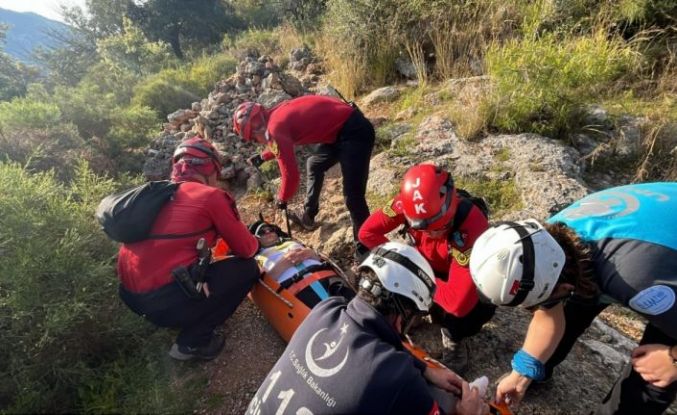 Yürüyüş sırasında ayağı kırılan kişi için ekipler seferber oldu
